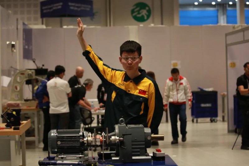 1692336244427190.jpg 第二届全国技能大赛“最受欢迎的十大绝技”30个优秀现场展演项目评选结果揭晓.jpg