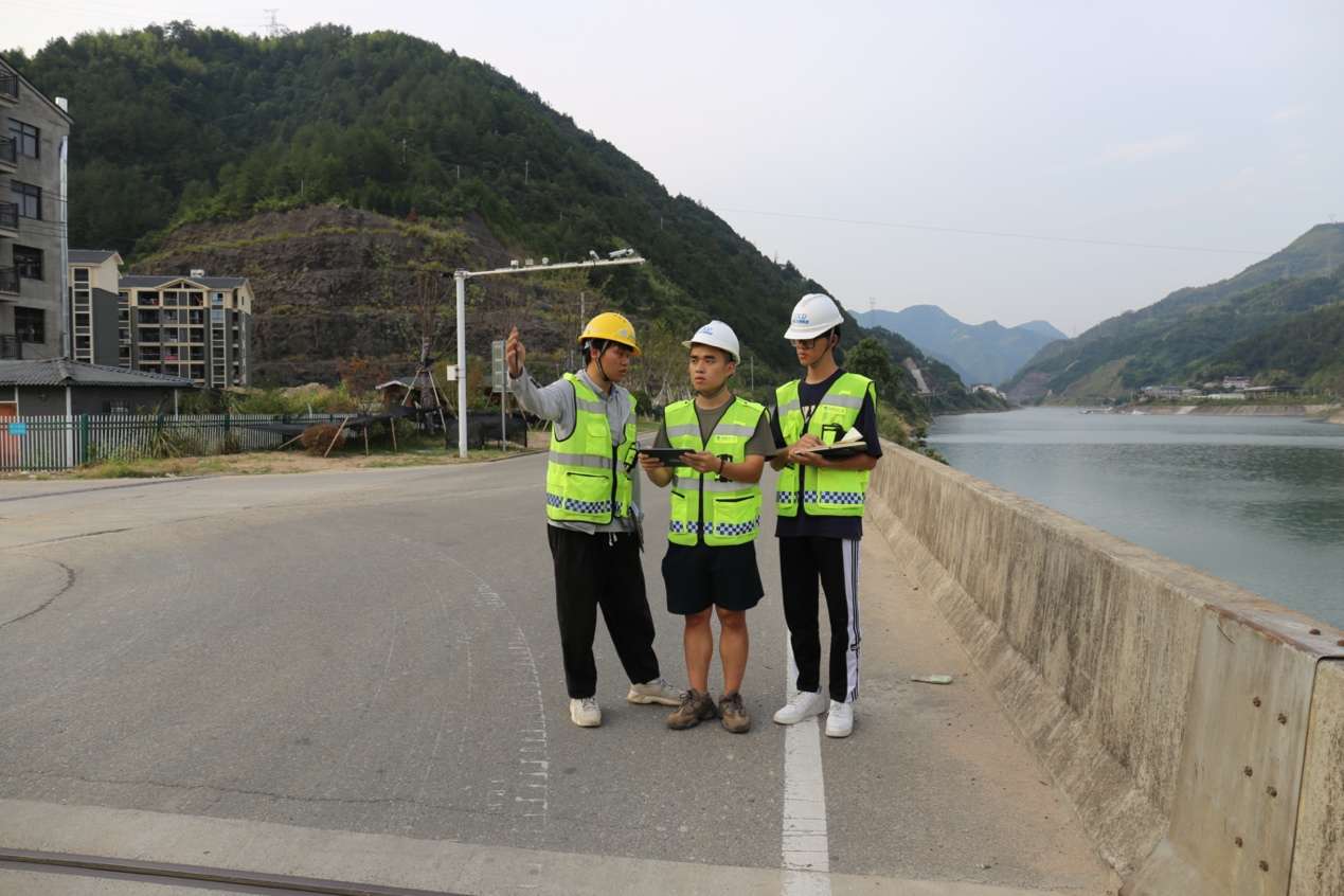 浙江交通职业技术学院：助力交通强国建设 “On Road”团队一直在路上2.jpg