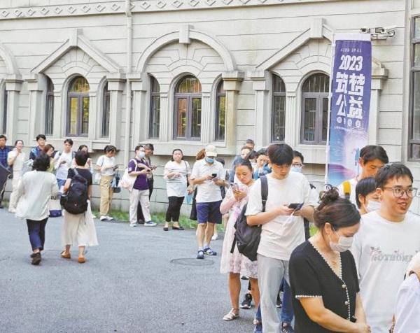 就业指导“全程化”校企配合引需求 带毕业生上门：沪上高校下活棋1.jpeg