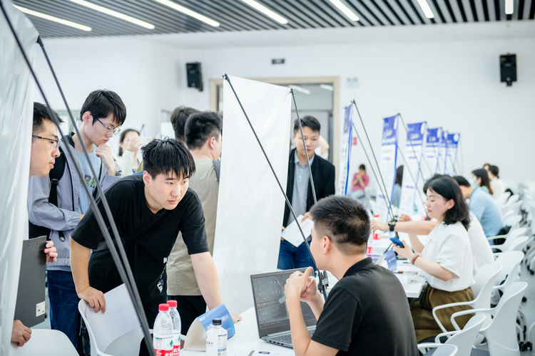 @全球招募！年薪将超百万！新区急需这些人才！.png