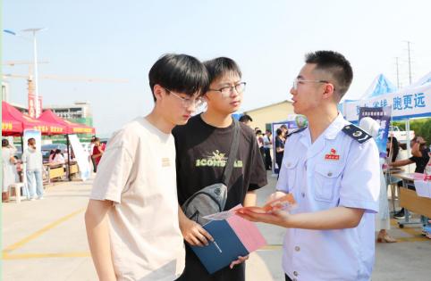 岚山：税惠春风护航创业就业.jpeg