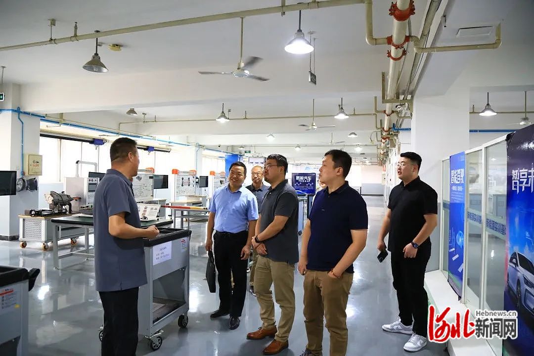 中英职业教育国际产教融合交流会在保定市理工中专召开.jpg