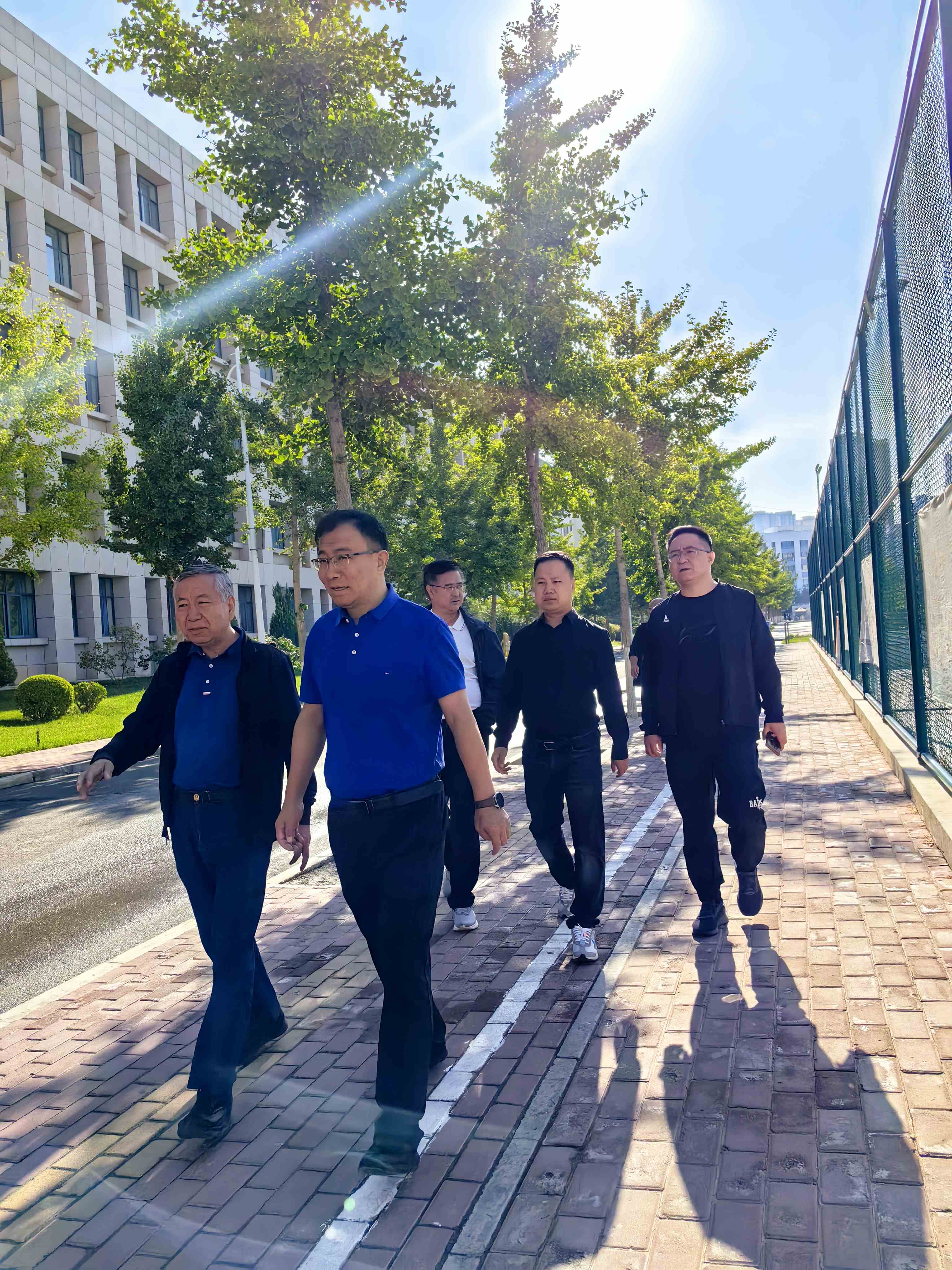 安宁区人大代表来西北师范大学继续教育学院座谈交流.jpg
