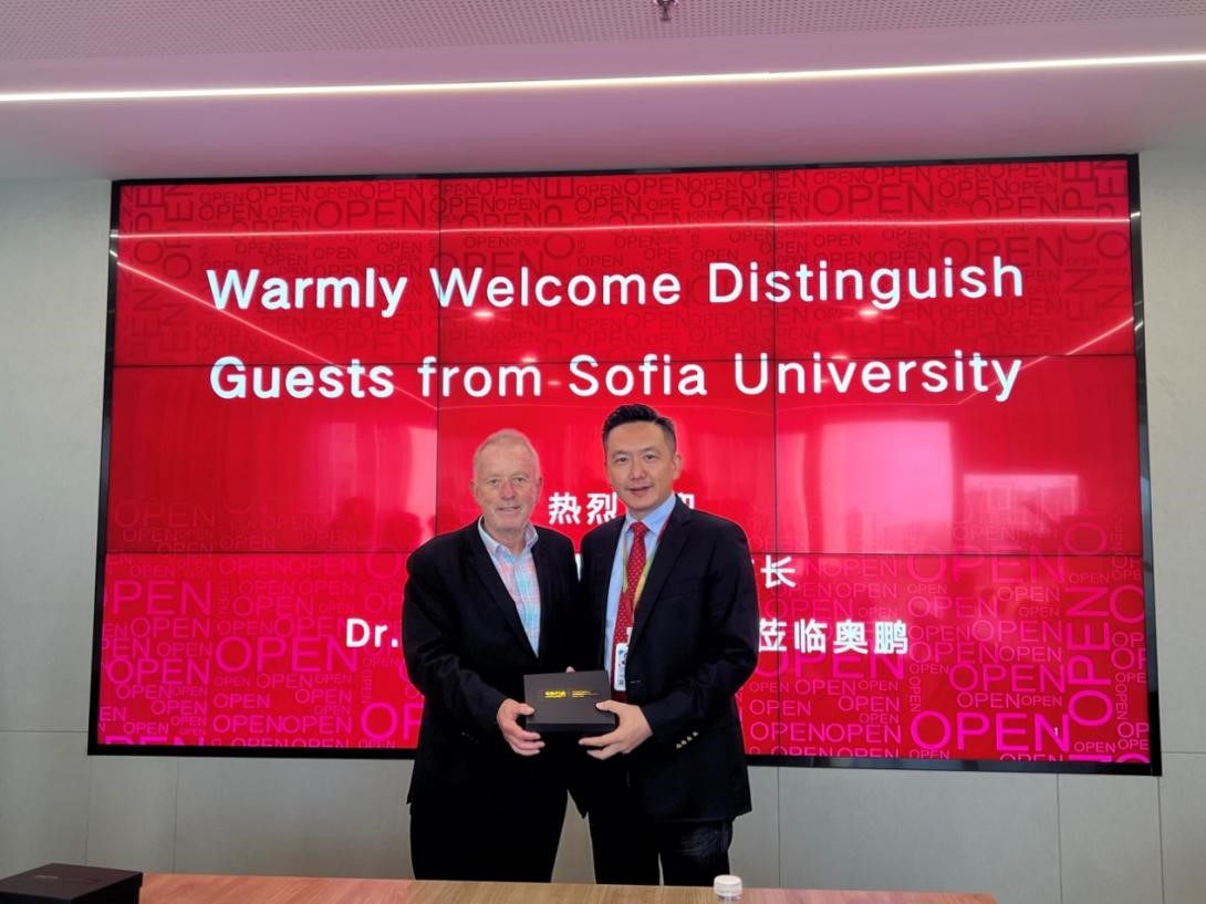 欢迎美国索菲亚大学来访民生教育集团1.jpg
