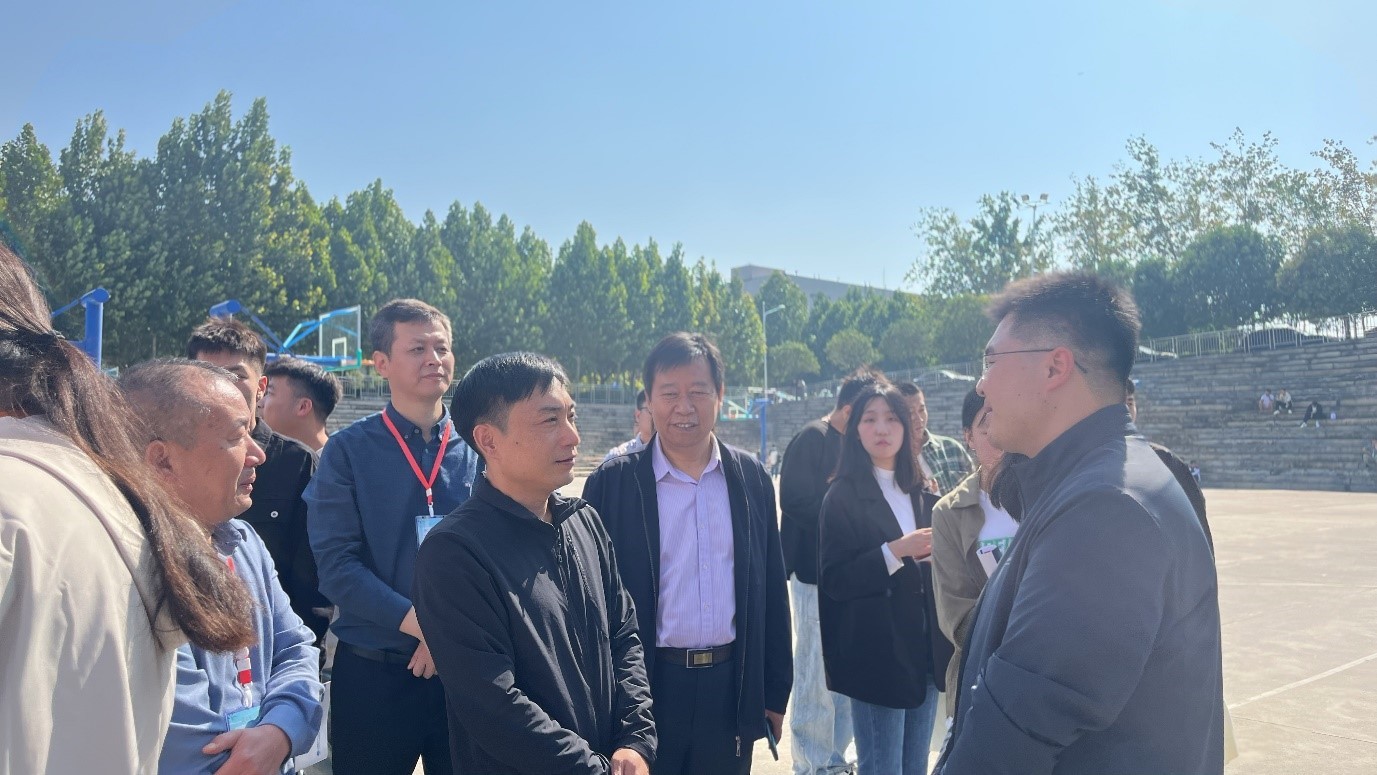 “秋风送岗 职在河工”河南工程学院举办2024届毕业生秋季大型双选会.jpg