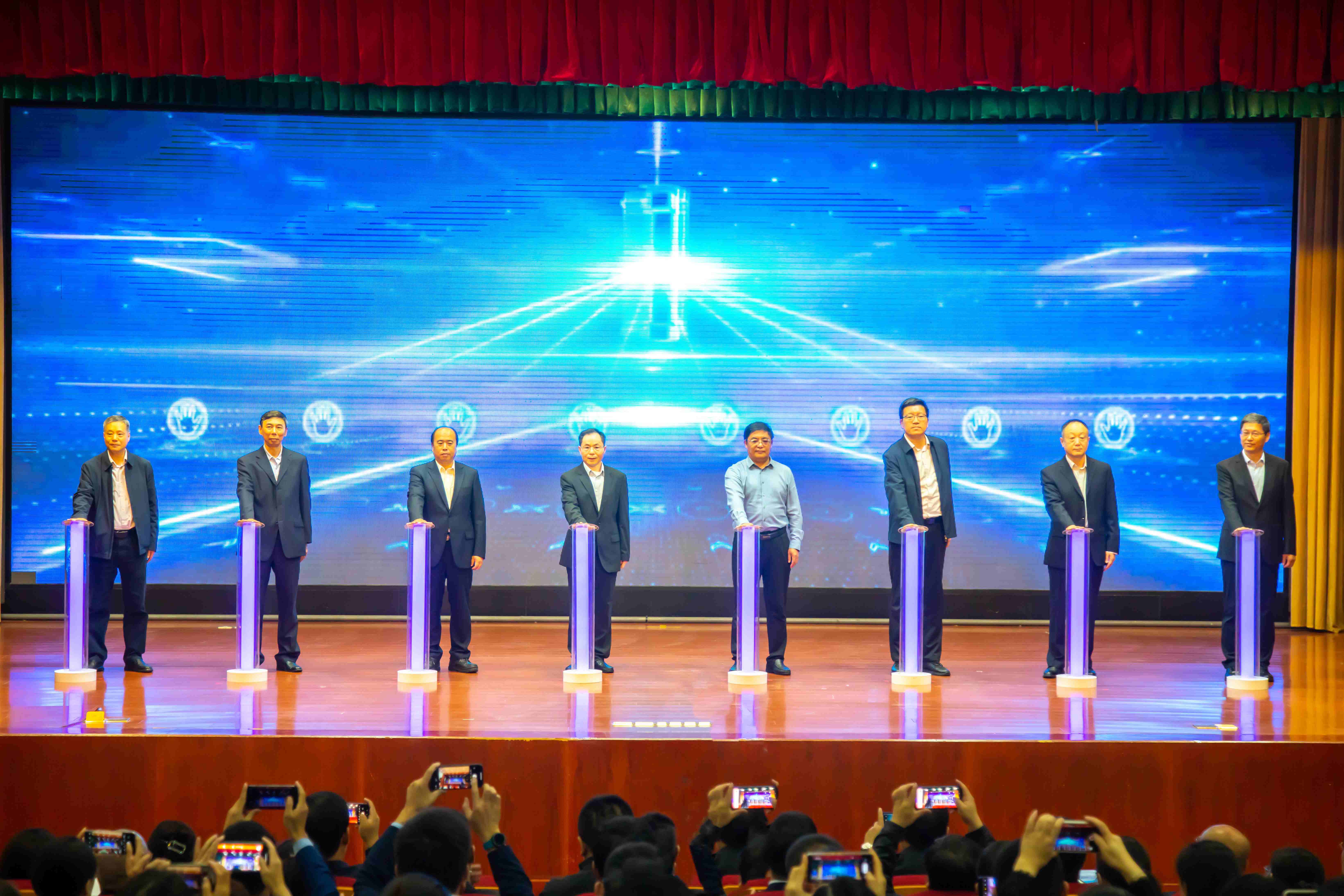 1697699898574618.jpg 三大产教融合共同体在山东商务职业学院签约成立1 (1).jpg