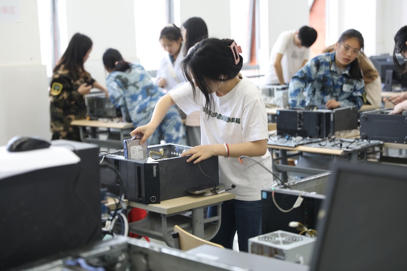 贵州大学：把创新创业教育贯穿人才培养全过程3.jpg