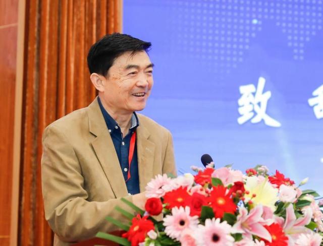 教育高质量发展看山西：山西财经大学统计与数据科学学部揭牌仪式暨黄河数据科学大讲堂开幕礼隆重举行4.jpeg
