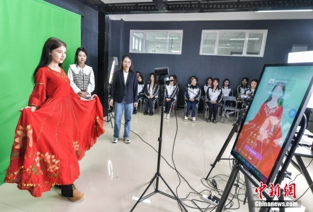 1699407898398426.jpg 教育援疆 湖北持续支援新疆博州职业教育发展2.jpg