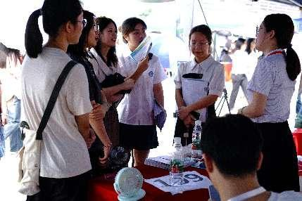 广州南方学院举办2024届毕业生秋季专场招聘会3.png