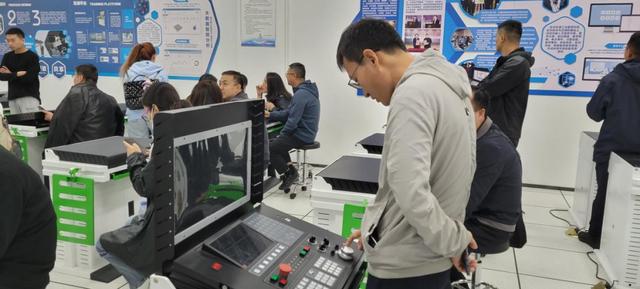 数字化技术赋能职业教育 助推产教融合大有可为.jpeg