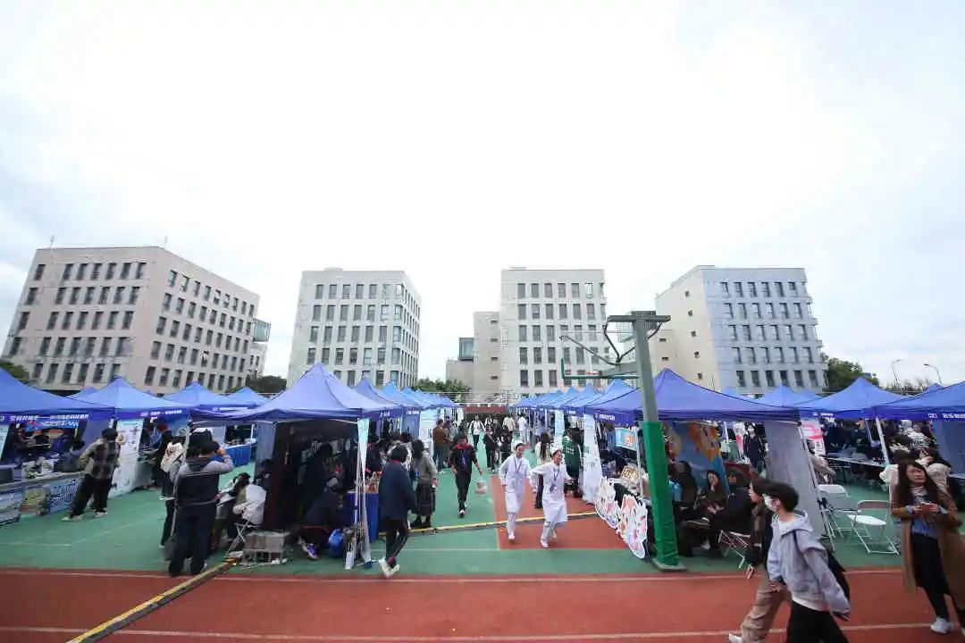 1699840125586616.jpg 学生成长嘉年华!首届职业院校学生创新创意大赛开启职教盛宴1.jpg