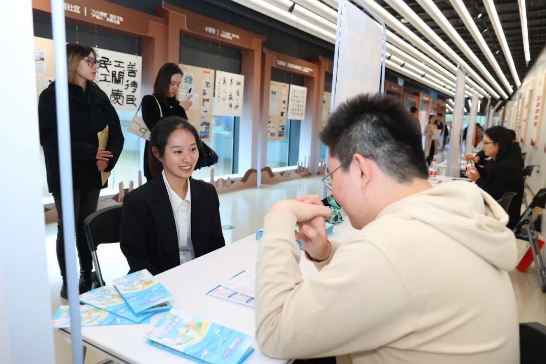 江河汇才·杭向未来 上城区留学生专场招聘会圆满举行1.jpg
