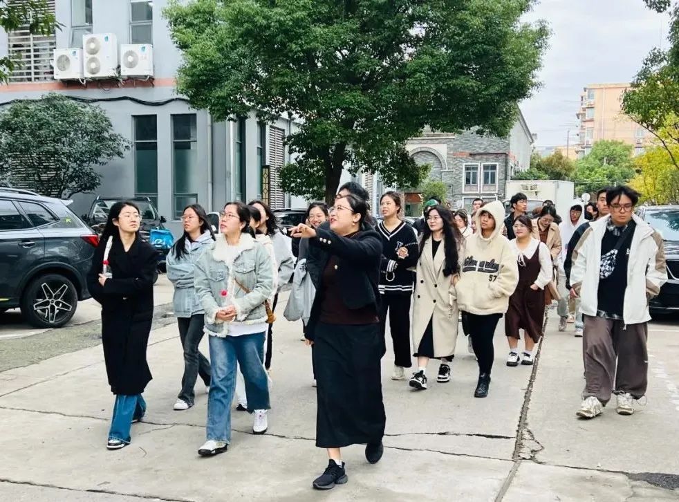 1699859712620056.jpg “沉浸式”体验,宝山区开展青年大学生创客体验日活动.jpg