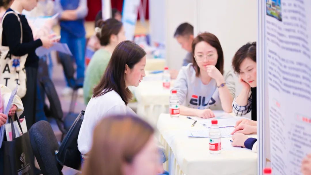 多图直击四川各大高校双选会现场！2.jpeg