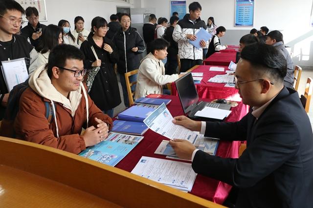 兰州交通大学2024届毕业生“宏志助航计划”秋季校园双选会举行2.jpeg