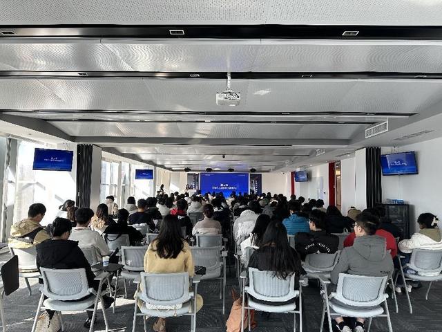 中国海洋大学大学生创新创业大赛专题训练营在青岛市工业技术研究院举办.jpeg