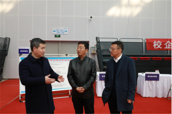 1700637954696185.jpg 2024届陕西省普通高校学前教育类毕业生联盟招聘会在西安交通工程学院成功举办5.jpg