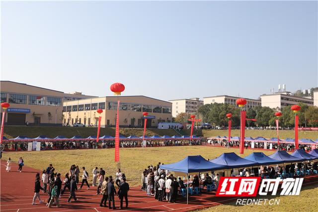 湖南科技学院举办2024届毕业生供需见面会1.jpeg