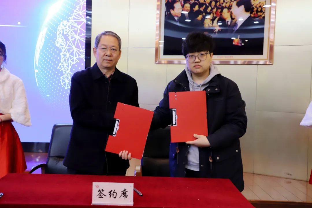 数智商科建设与产教融合发展论坛在陕西国际商贸学院成功举行9.jpg