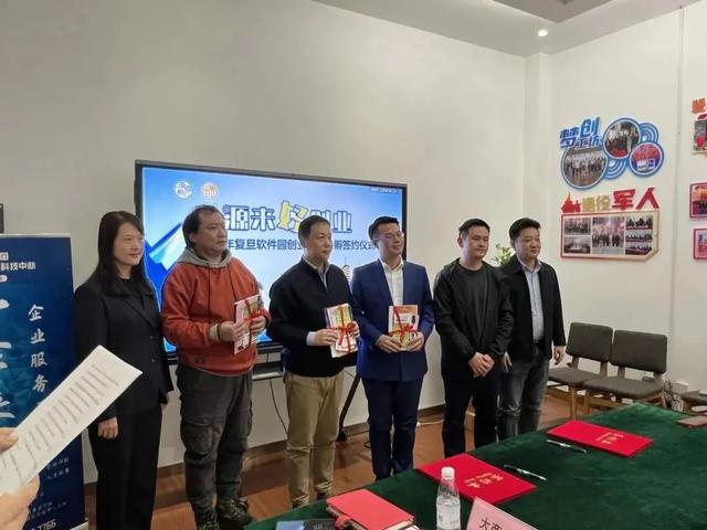 “先走访”“再体验”“后入孵”！宝山区为青年大学生提供创业“大礼包”1.jpeg