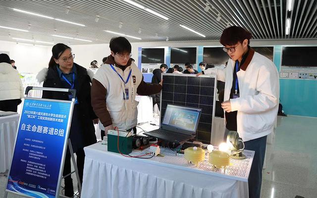 大学生学科竞赛搭建创新创业广阔平台.jpeg