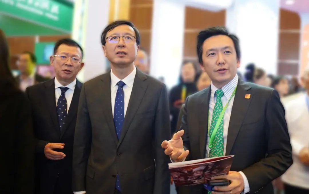 首届全球中文联盟大会成功举行11.jpg
