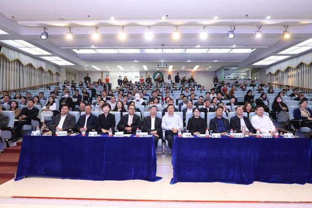 1702277994384462.jpeg 产教融合怎么搞?这场大会,职教大咖们说得很实在.jpeg