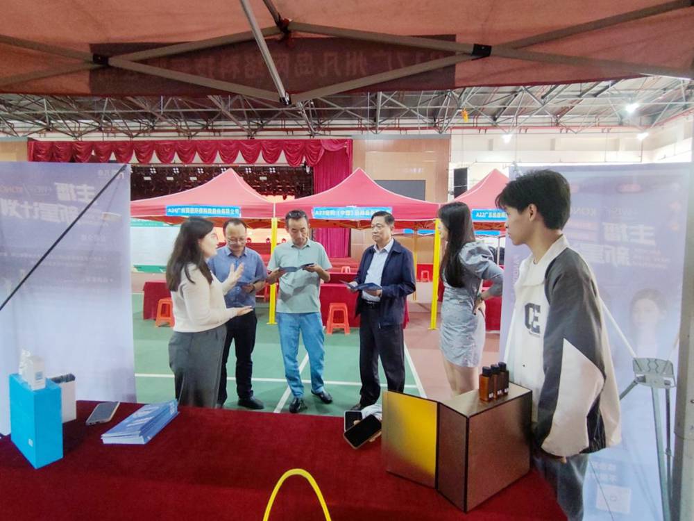 广州华立学院成功举办2024届毕业生校园双选会4.jpg