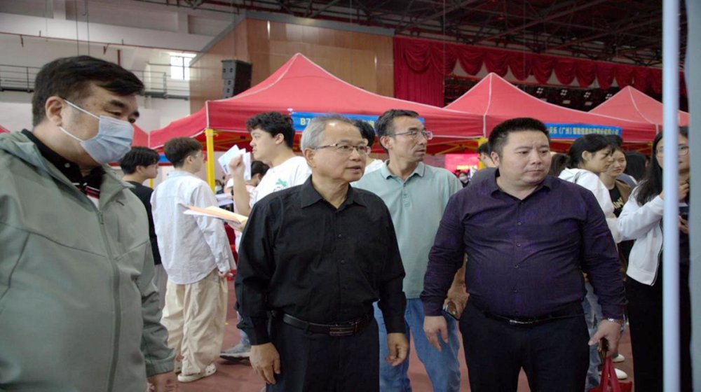 广州华立学院成功举办2024届毕业生校园双选会3.jpg
