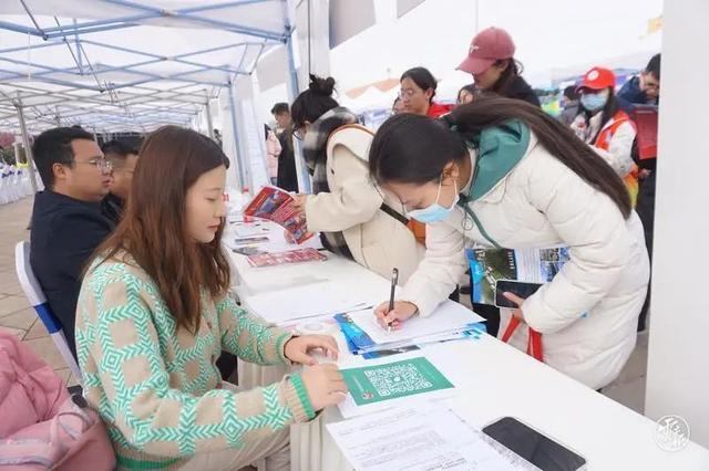 云南省社会组织专场招聘会在云南大学举办1.jpeg