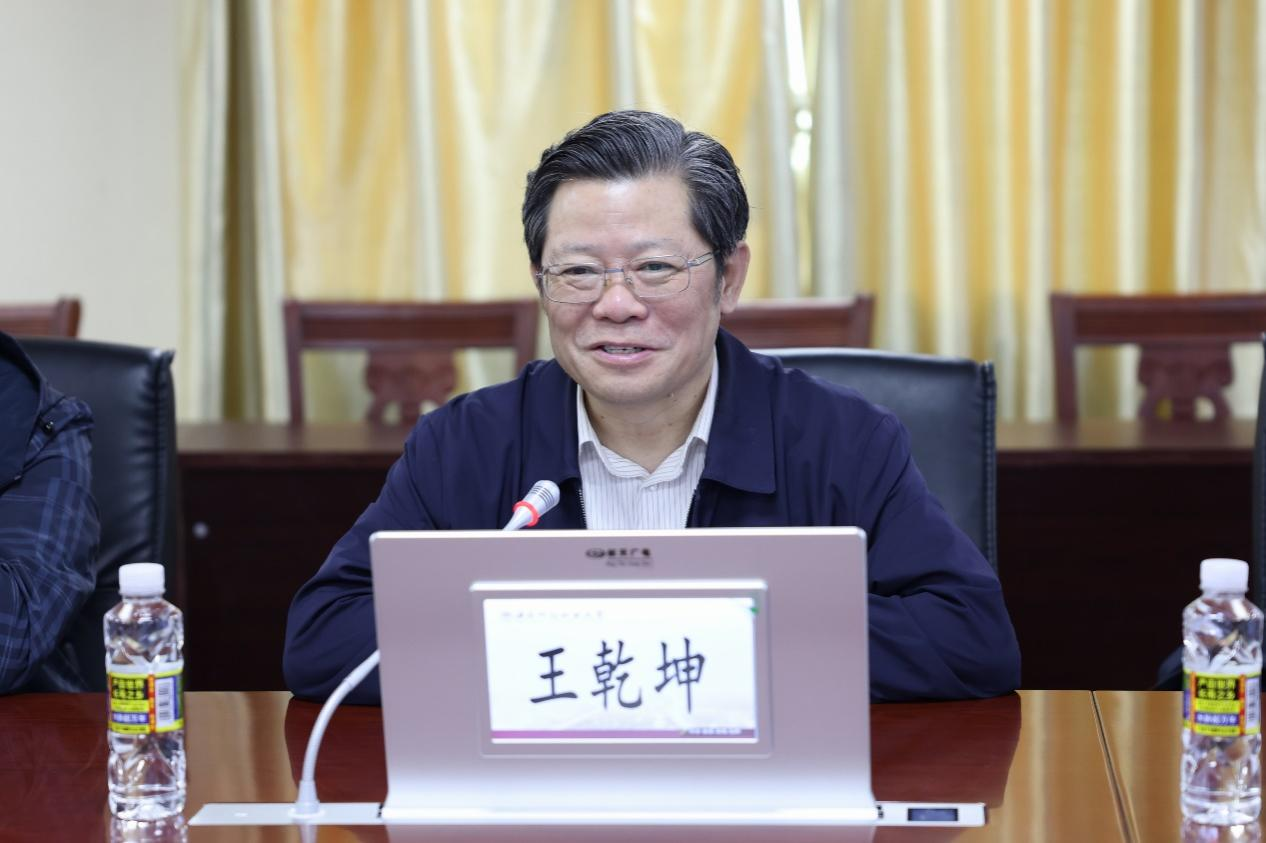 武汉理工大学三亚研究院与海南科技职业大学签订联合招收培养研究生协议1.png