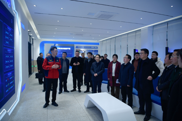 “职普融通背景下的生涯教育创新与发展”学术研讨会在重庆市九龙坡职业教育中心举行11.png