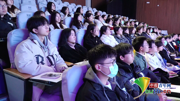 浙江玉环：专场沙龙为大学生就业创业“铺坦途”1.jpg