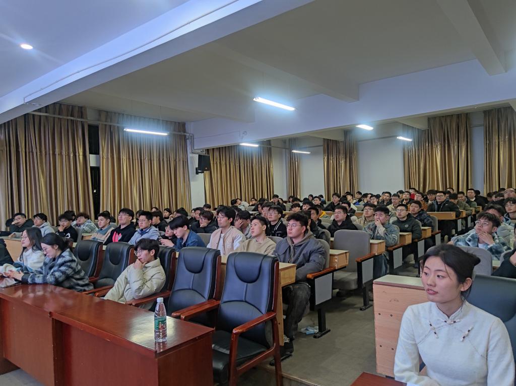 自动化学院举办就业经验分享会3.jpg