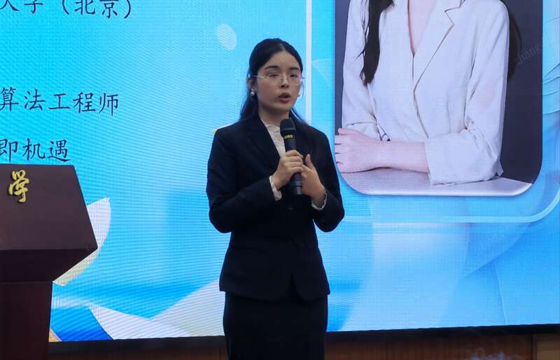 求职赛+现场招聘会，北京为高校毕业生提供一站式求职服务.jpg