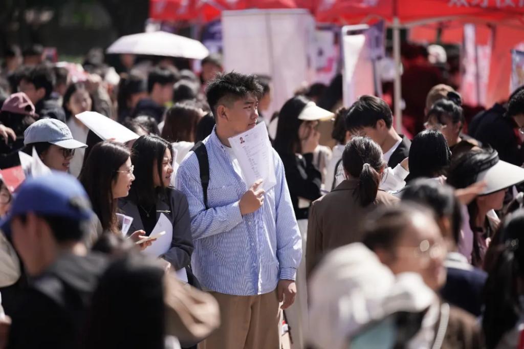全省师范类专场招聘会今日在云南师范大学举行9.jpg