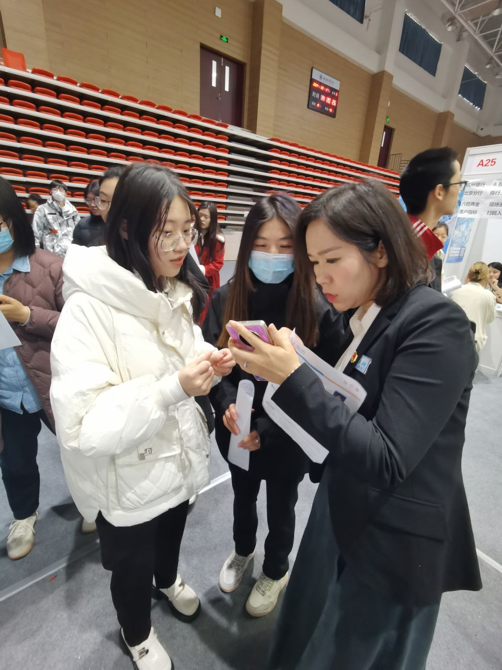 北京市通州区全方位就业创业服务 当好大学生求职路上“引路人”.jpg