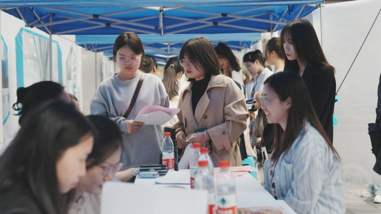 养老服务行业缺人！这场招聘会带来600多个岗位进学校2.png
