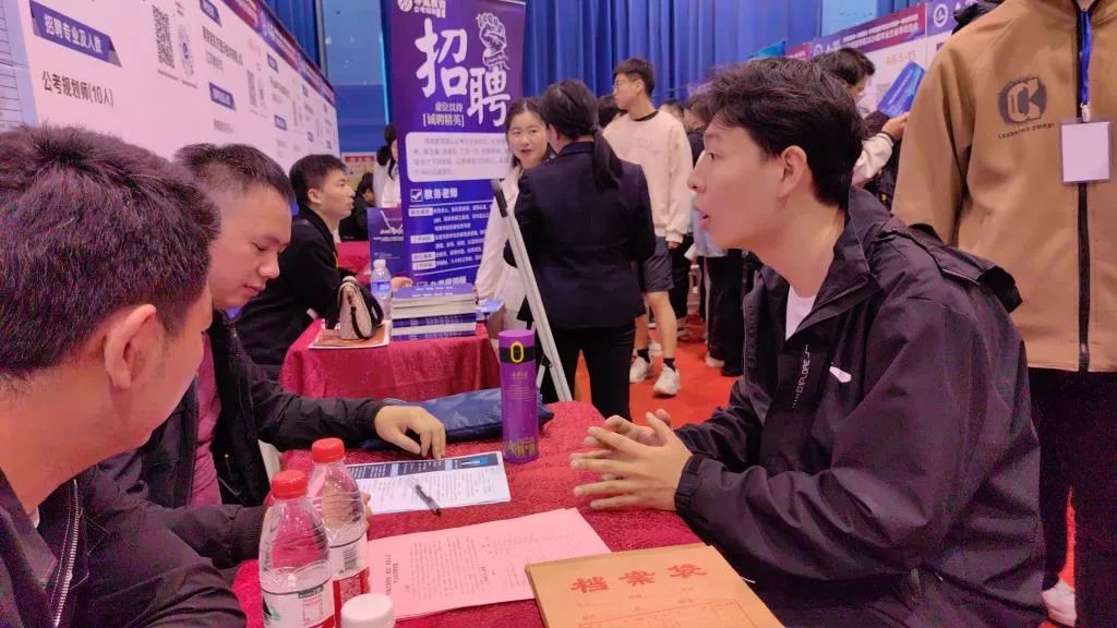 河南城建学院举办豫中(城建类)就业分市场暨2024届毕业生春季双选会5.jpg