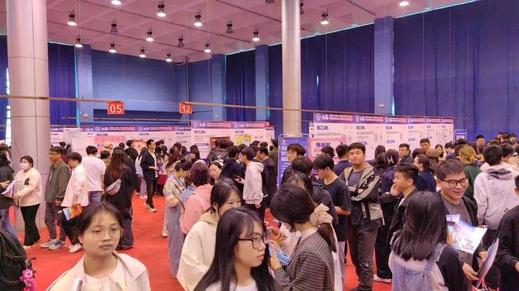 河南城建学院举办豫中(城建类)就业分市场暨2024届毕业生春季双选会1.jpg