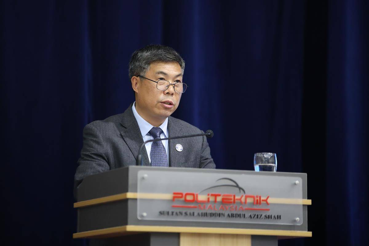 这场国际职教合作研讨会上 武汉船舶职业技术学院作典型经验发言1.jpeg