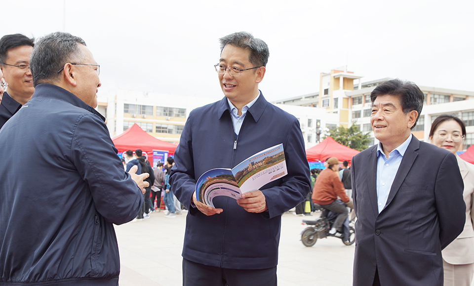 青岛农业大学举办2024届毕业生春季双选会1.jpg